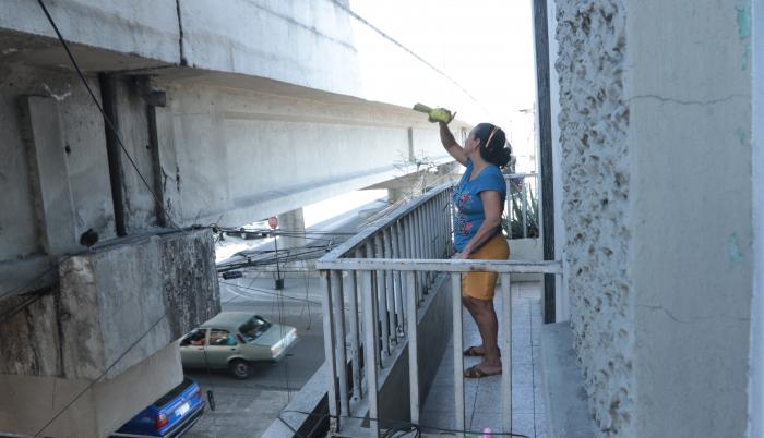 Casas junto a puente