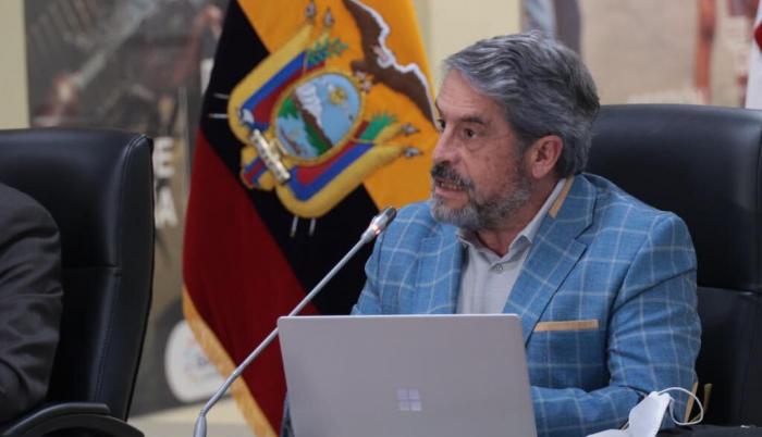 JOSE-RUALES-MINISTRO-DE-SALUD