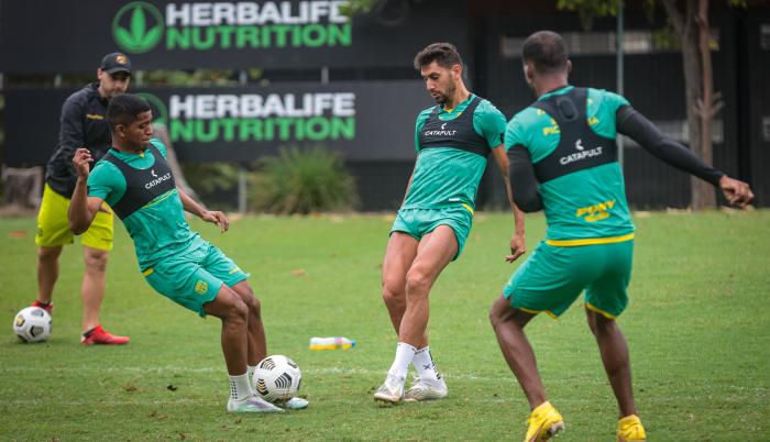 ENTRENAMIENTO-BARCELONA-MONUMENTAL-FUTBOL