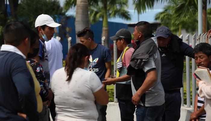 FAMILIARES ESPERAN FUE (8930916)