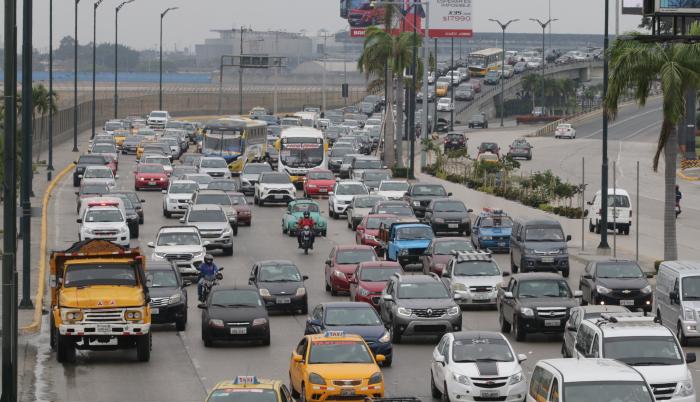 EL CIERRE DE UN CARRIL (7433573)