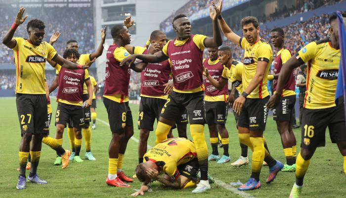 Emelec-Barcelona-Clásico-Capwell