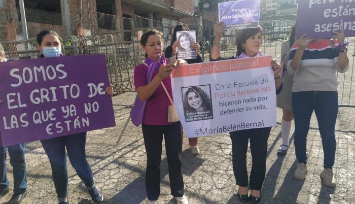 PLANTON DE RESPALDO A MARIA BELEN BERNAL EN LOJA