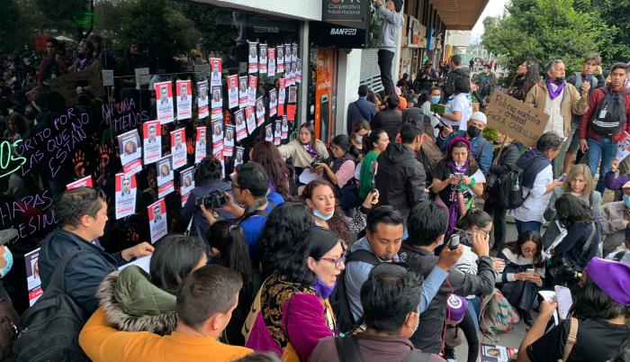 MARCHA LLEGO A LA COMANDANCIA DE LA POLICA NACIONAL_MARIA BELEN BERNAL