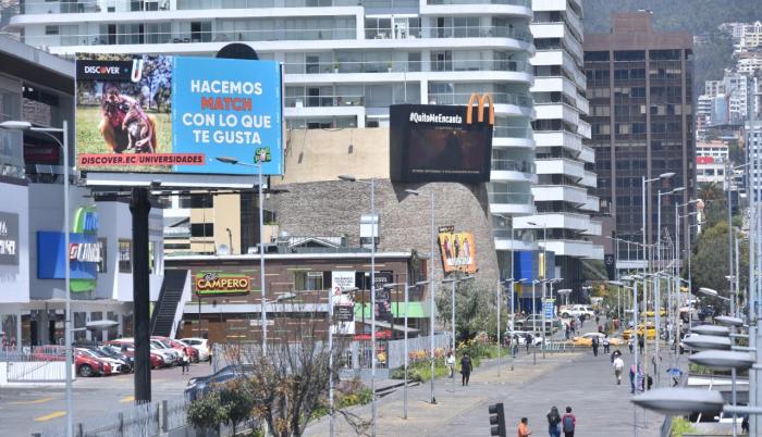 publicidad amontonada