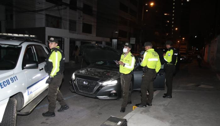 disparan a policías