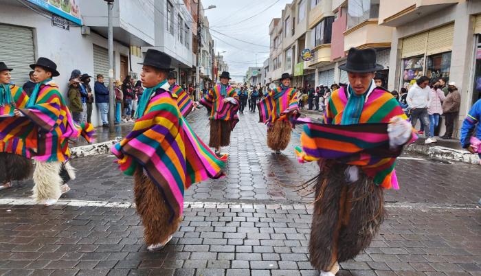 Intercultural_Festejos cívicos_Salcedo_Cantonización
