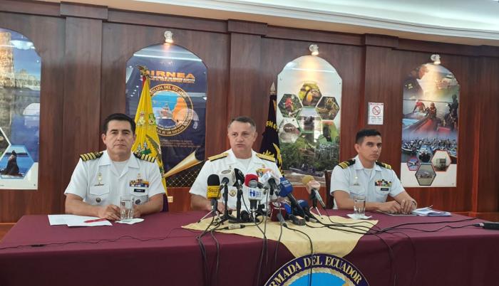 Dato. Según las autoridades, el hundimiento de la nave se dio por quedarse sin combustible en alta mar, no por exceso de tripulantes.