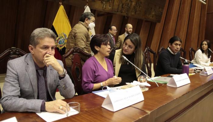 Elizabeth Otavalo en la Asamblea