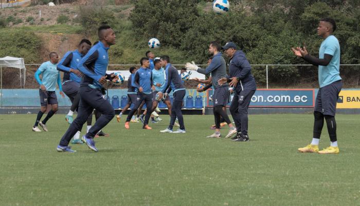 UNIVERSIDAD-CATÓLICA-ENTRENAMIENTO-ARMENIA