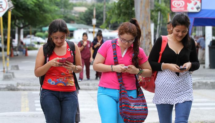 USO DE CELULARES MIENT (4238069)