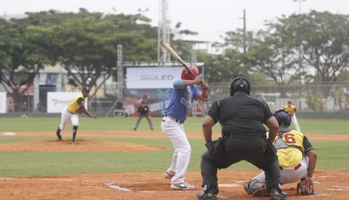 Yeyo-Uraga-Inauguración-Beisbol