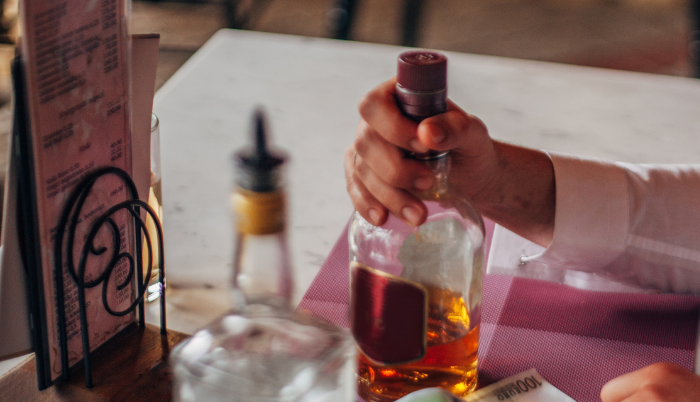 Referencial. Según un comunicado del Ministerio, en total se reportaron 25 casos de ingesta de alcohol adulterado.