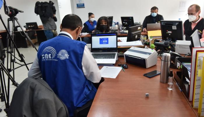 Referencia. El Consejo Nacional Electoral (CNE) inició el proceso de notificación a los miembros de la junta receptora del voto.