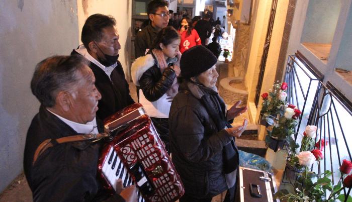 CEMENTERIO-POMASQUI-VELACIÓN-DIFUNTOS