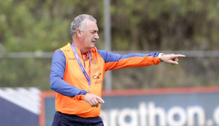 Gustavo-Alfaro-entrenador-Ecuador