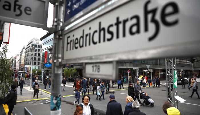 calle berlinesa de Friedrichstrasse