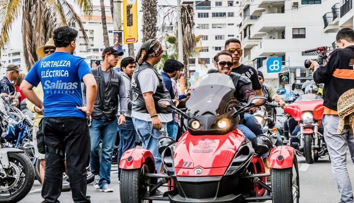 las motos de alto cilindraje se exhiben hoy en Salinas
