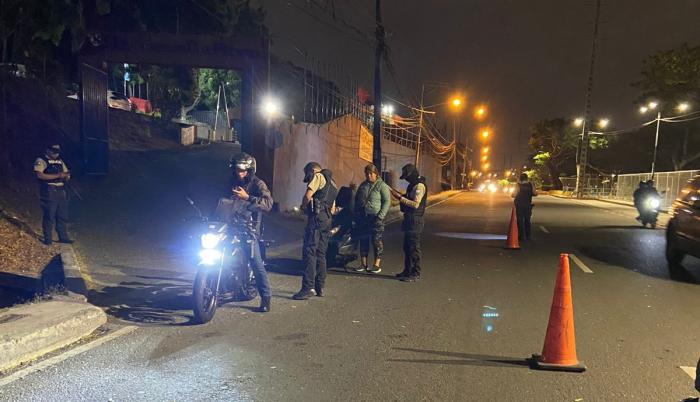 Fechas. El toque de queda se extenderá en las tres provincias hasta el 16 de diciembre.