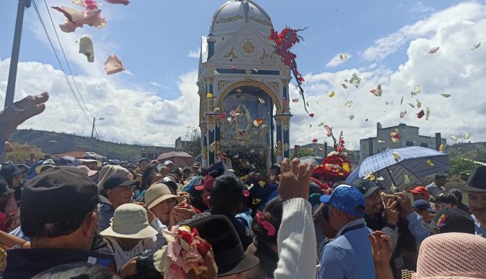 Intercultural_Religión católica_Quisapincha