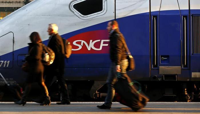 huelga de revisores paraliza todos los trenes entre francia y españa