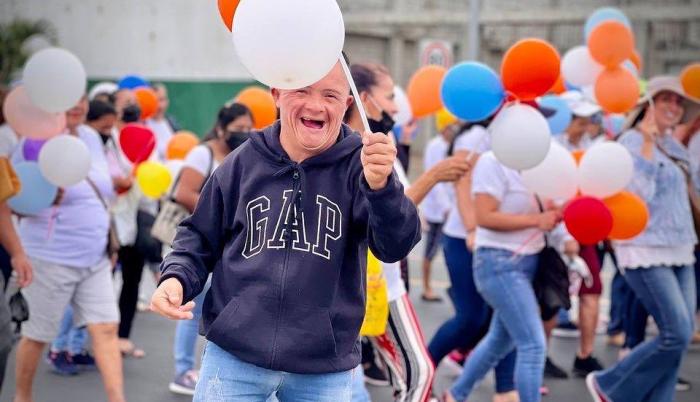 Escenario. El Ministerio de Inclusión participó en una marcha colorida para festejar a las personas con discapacidad