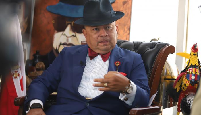 ENTREVISTA A HECTOR VA (9598522)