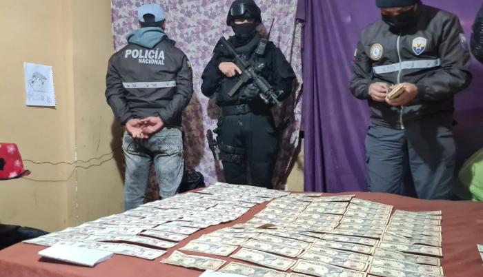 Banda De Falsificadores De Dólares Es Desarticulada En Quito 2814