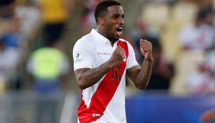 Jefferson Farfán retiro Perú