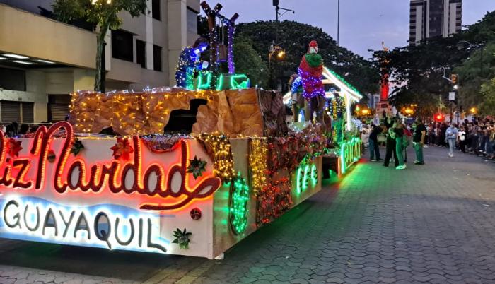 desfile Guayaquil luces led