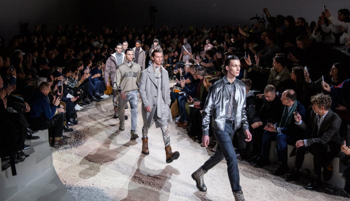 En la Copa Louis Vuitton, Semana de la moda de París Hombres 2017-2018, el  Palais Royal, París, Francia Fotografía de stock - Alamy