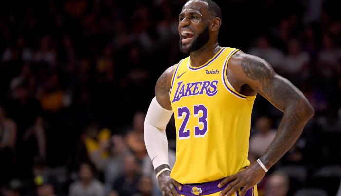 NBA: Histórico LeBron James en unos lamentables Lakers