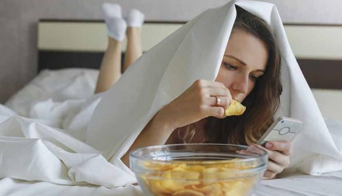 Comer antes de dormir es perjudicial para una buena higiene del sueño
