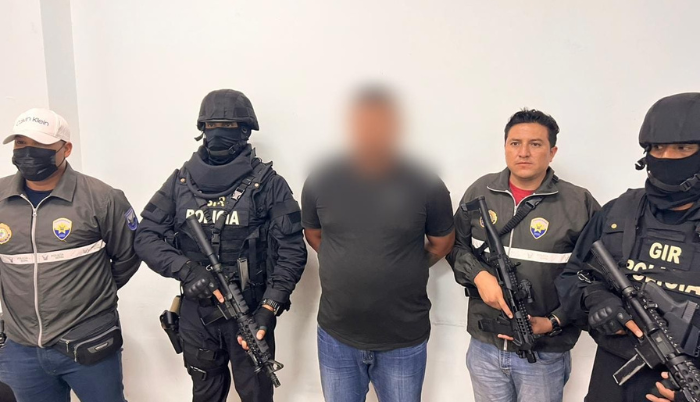 El sospechoso capturado es Brayan Fajardo R.C., de 27 años, de nacionalidad ecuatoriana.
