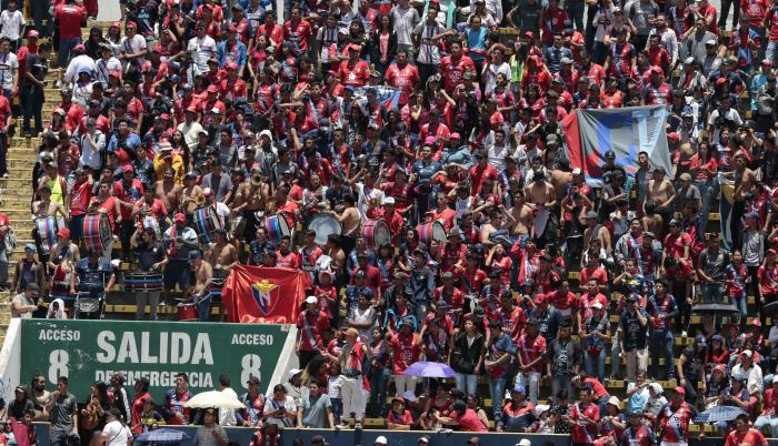 HINCHAS-EL-NACIONAL-LIGAPRO