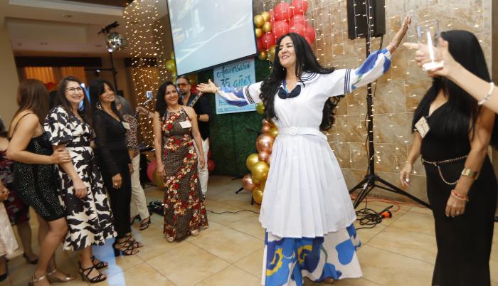 exalumna colegio Guayaquil