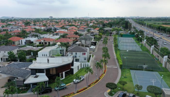 RECORRIDO EN PARROQUIA (9963310)
