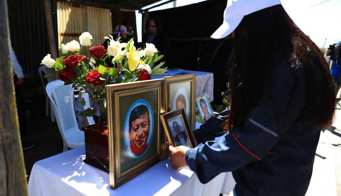 Habitantes de La Comuna de Santa Clara de San Millán participan hoy, de una misa, en Quito (Ecuador).