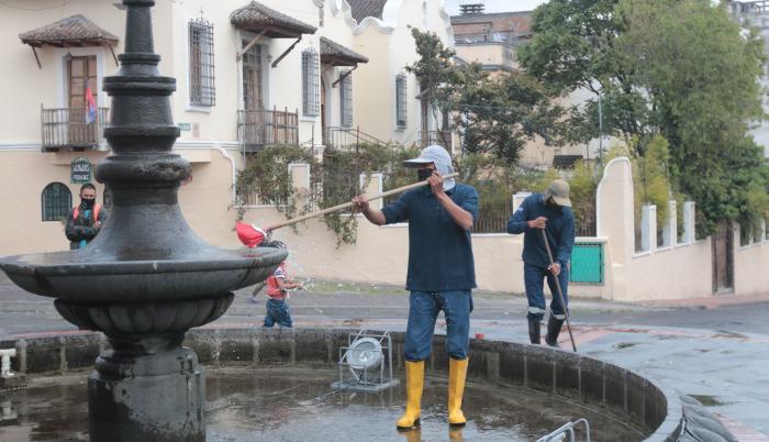 Carnaval- piletas- Quito