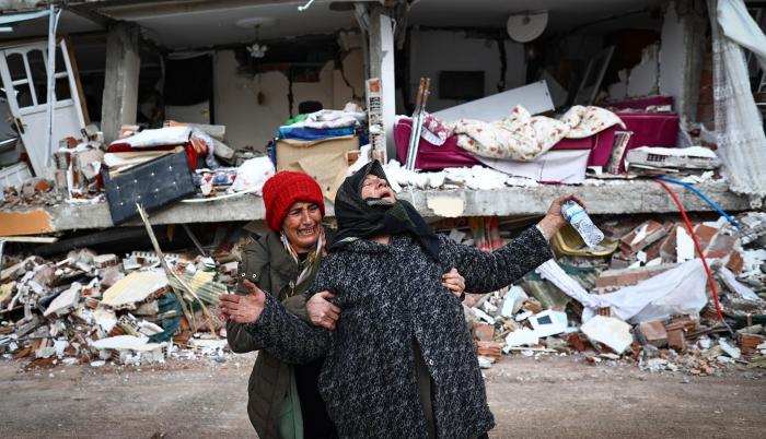 Suben A M S De Los Muertos Por Los Terremotos En Turqu A Y Siria