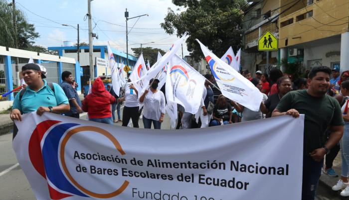 Protesta bares escolares