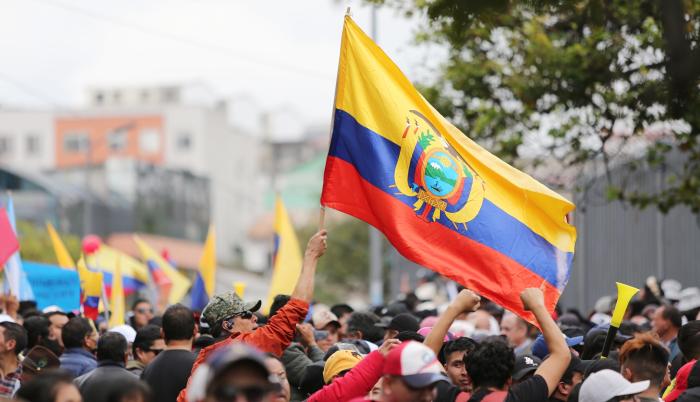 Ecuador: el próximo presidente tiene la misión de mantener el barco a flote