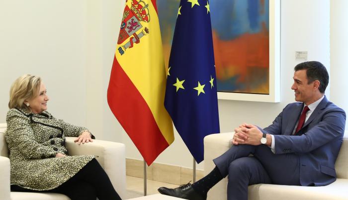 Pedro Sénchez y Hillary Clinton