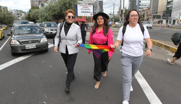 MUJERES QUE SUFREN DE (10795102)