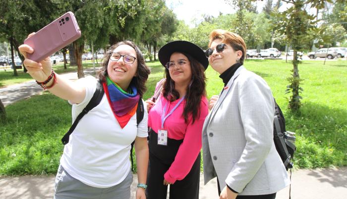 MUJERES QUE SUFREN DE (10795111)