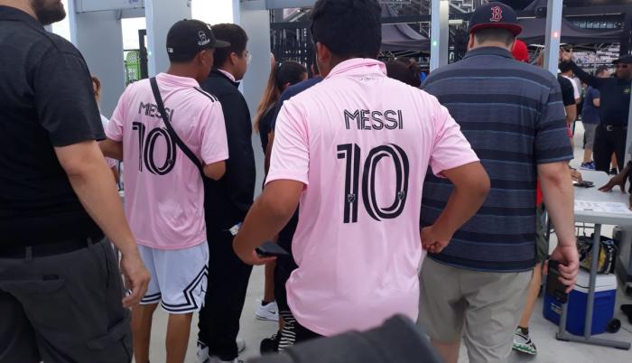La camiseta de Lionel Messi en el Inter de Miami ya se vende en 130 dólares