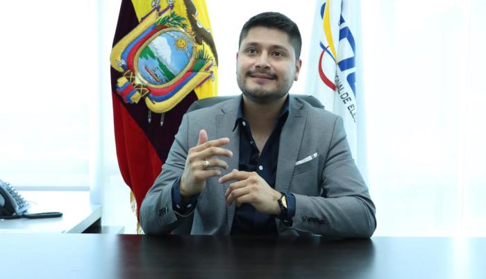 Byron Ramírez, gerente Comercial de Cnel.