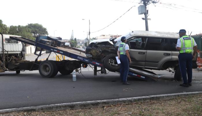 Accidente de tránsito en Los Ceibos dejó un muerto y un herido