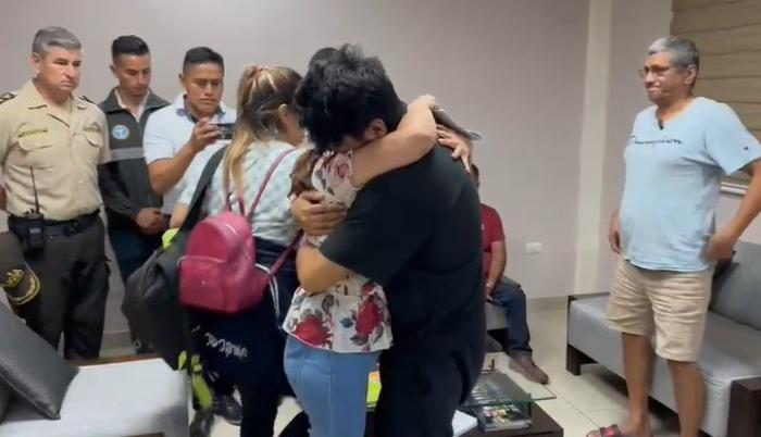 Junto con los Plúas otra persona que se encontraba en manos de los mismos captores también fue rescatada