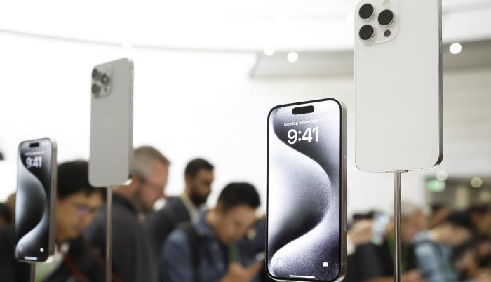 Se estrena nuevo iPhone 15 y Apple Watch Series 9